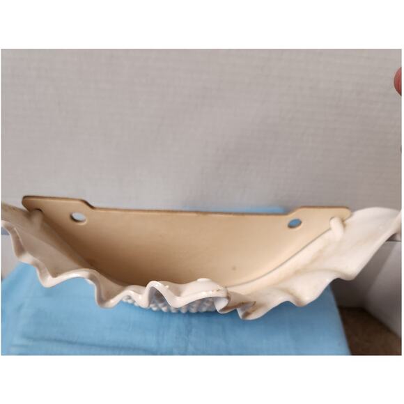 1984 White Hobnail Plastic Decorative Wall Pocket Burwood #2673 - Picture 3 of 6